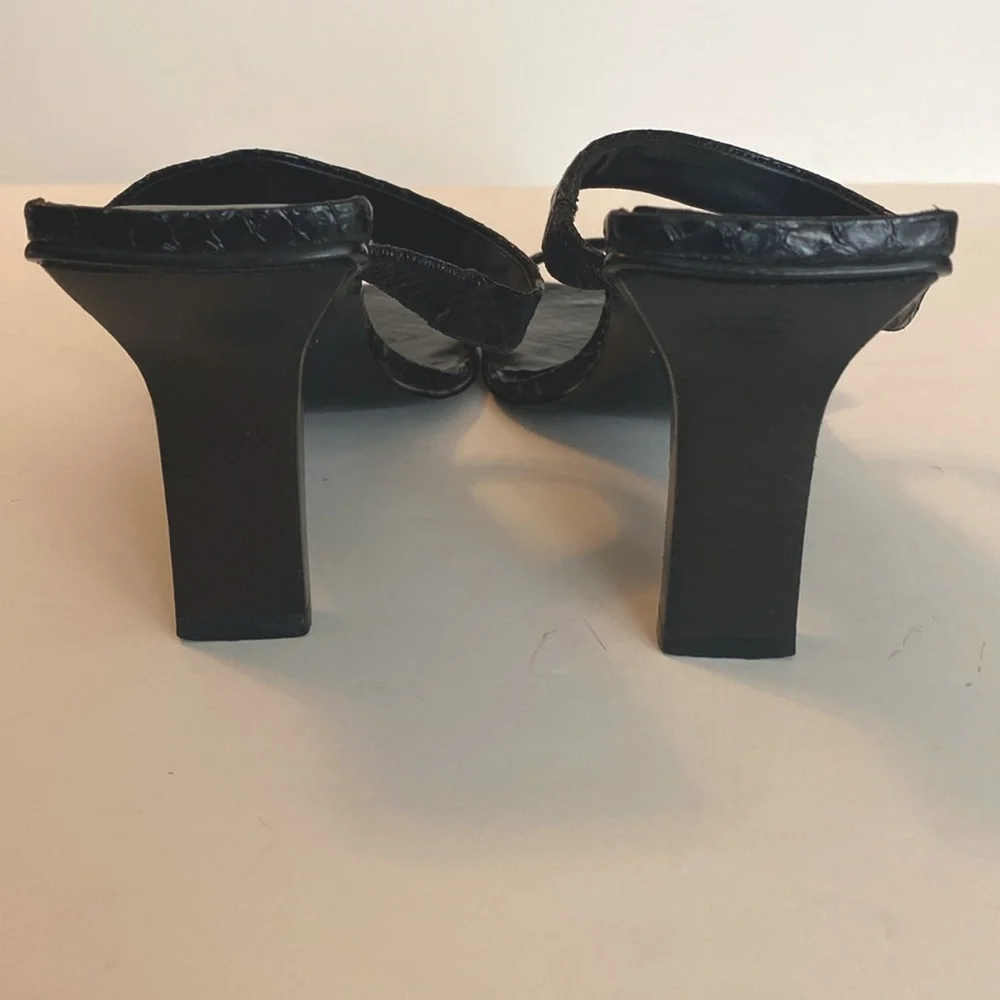 Bandolino SW Violas Black Snakeskin Heeled Sandals EUC